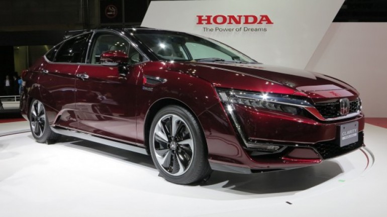 Teknologi-Honda-Clarity-Fuel-Cell